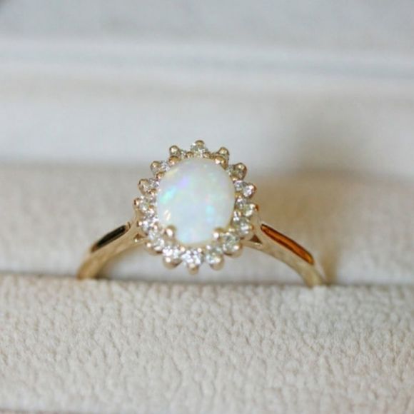 Oval Opal Ring - Picture 2 of 3